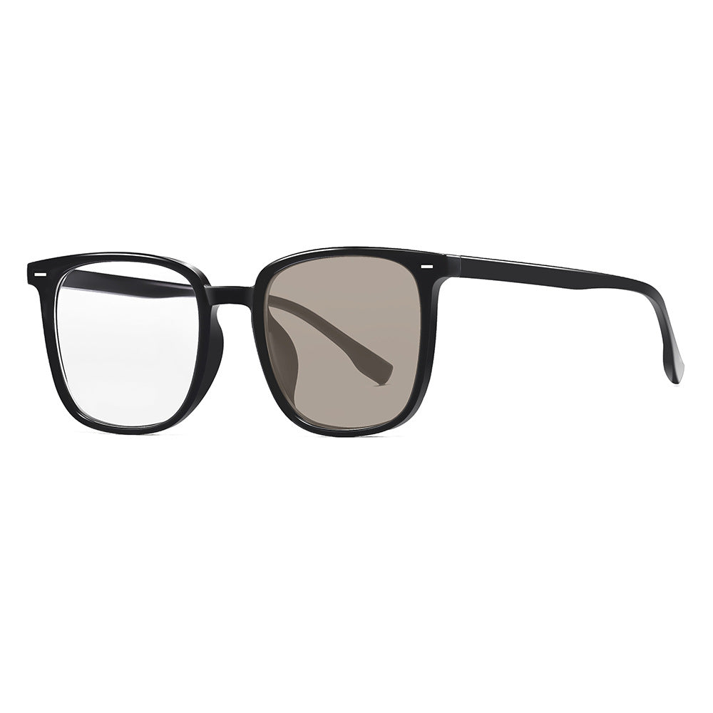 Gafas de sol adaptables de montura cuadrada: bloquean la luz azul y se tintan automáticamente para mayor versatilidad en interiores y exteriores.
