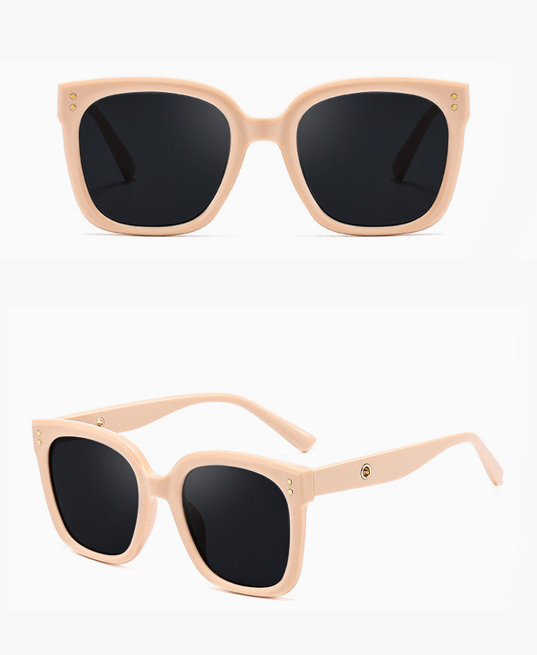 Lunettes de soleil carrées modernes disponibles en plusieurs couleurs : montures classiques, écaille de tortue, pastel et transparentes