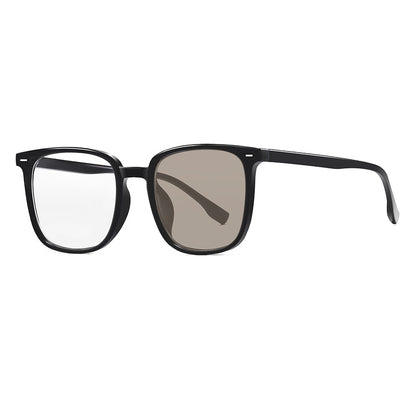 Gafas de sol adaptables de montura cuadrada: bloquean la luz azul y se tintan automáticamente para mayor versatilidad en interiores y exteriores.
