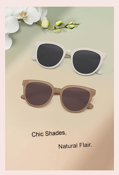 Timeless Cat-Eye Sunglasses with Light Beige Frame - Vintage Elegance for Outdoor Adventures