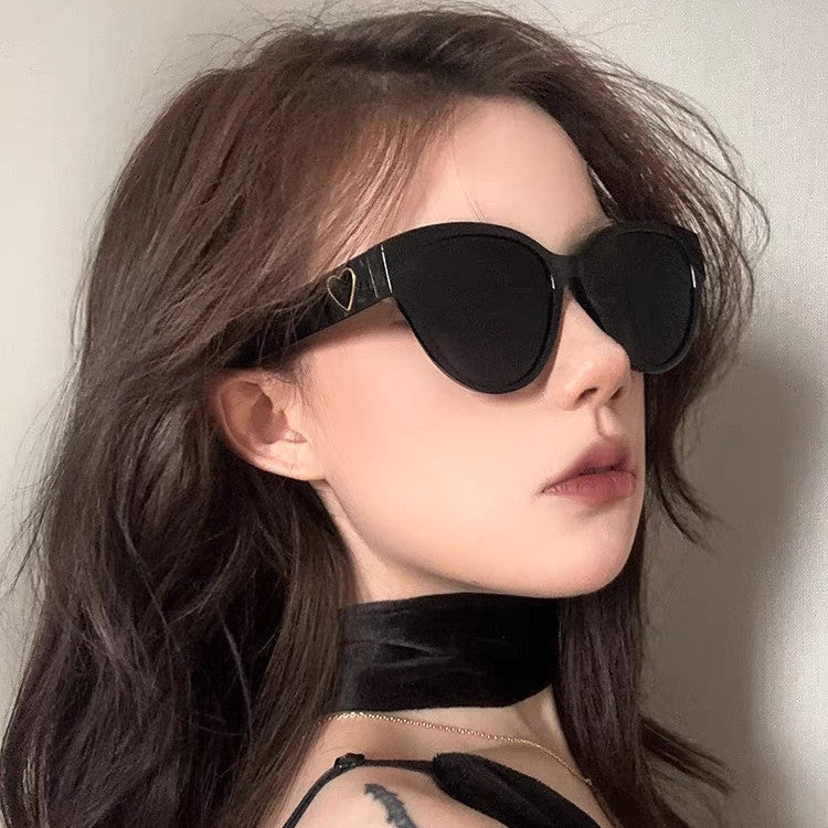 Cat-Eye Sunglasses with Heart Detail: Chic Styles in Multiple Colors